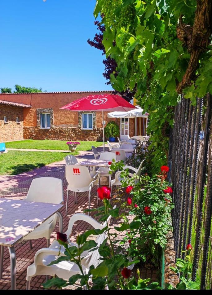 Albergue Santa Ana Сан-Мартин-дель-Камино Экстерьер фото