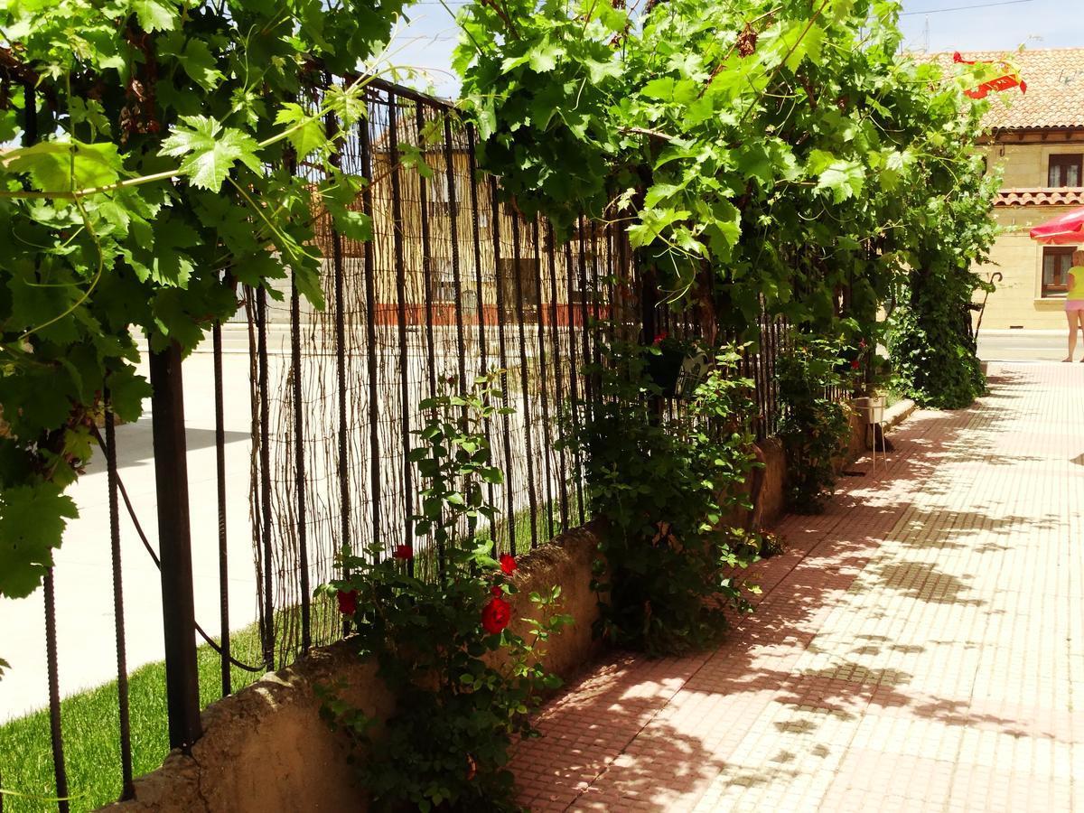 Albergue Santa Ana Сан-Мартин-дель-Камино Экстерьер фото